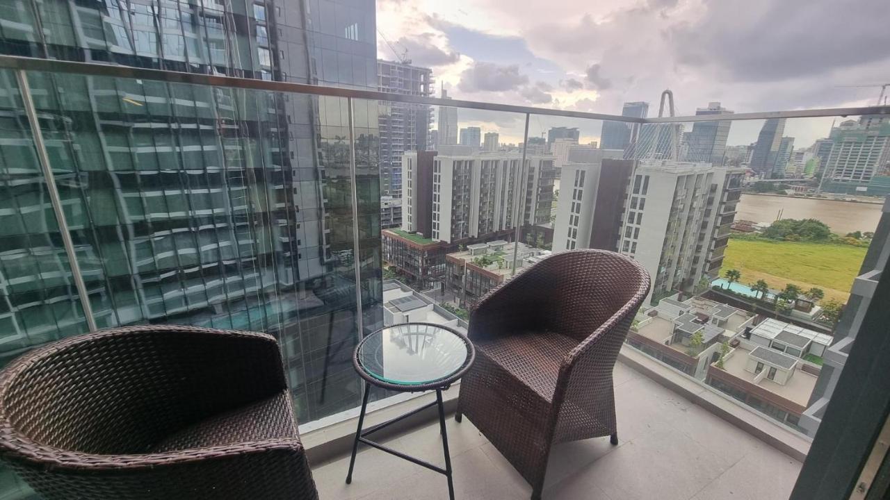 The Crest-Central Saigon Riverside -Free Pool-Gym-Sauna Room-Yoga Room โฮจิมินห์ซิตี้ ภายนอก รูปภาพ