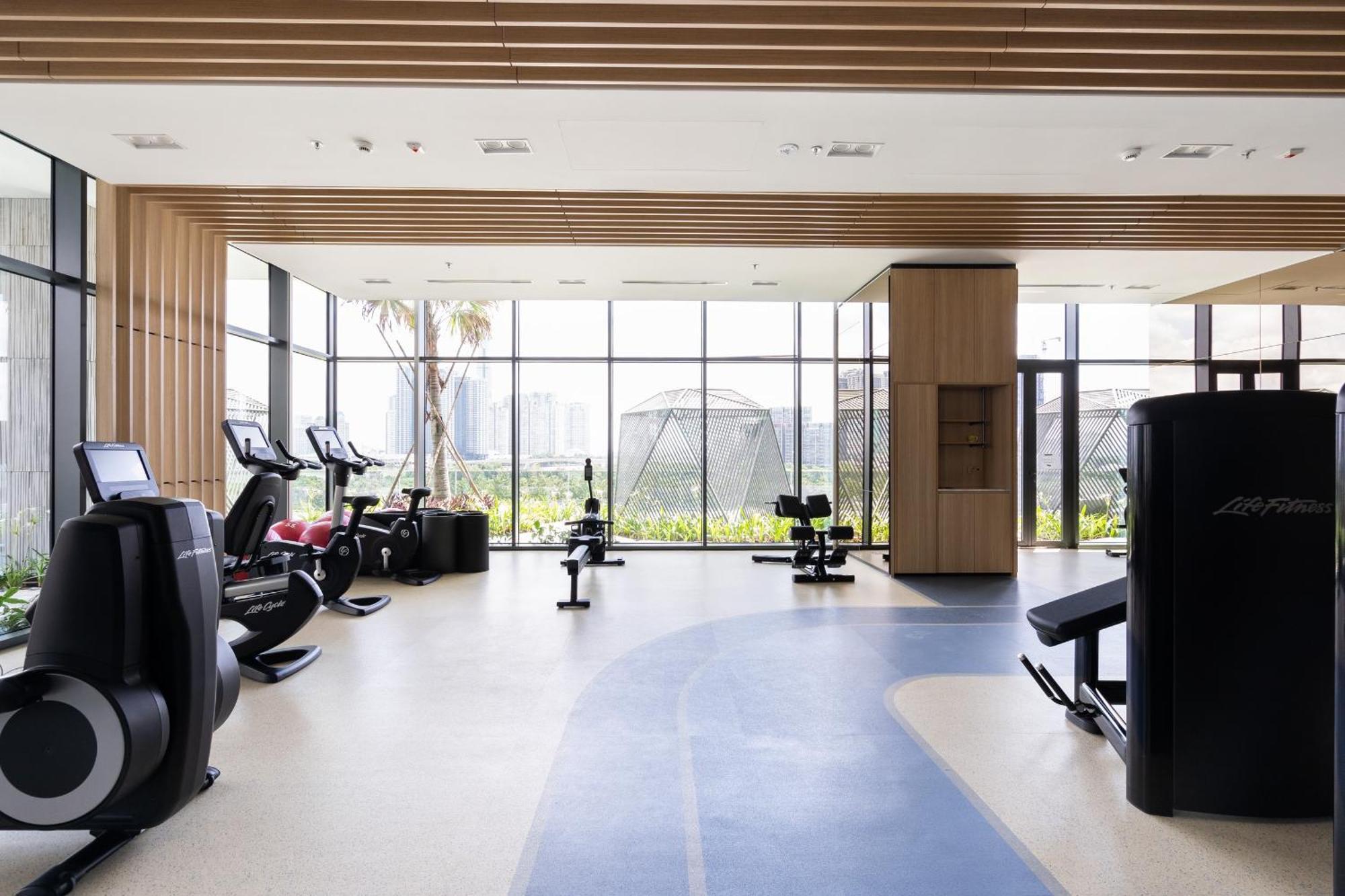 The Crest-Central Saigon Riverside -Free Pool-Gym-Sauna Room-Yoga Room โฮจิมินห์ซิตี้ ภายนอก รูปภาพ