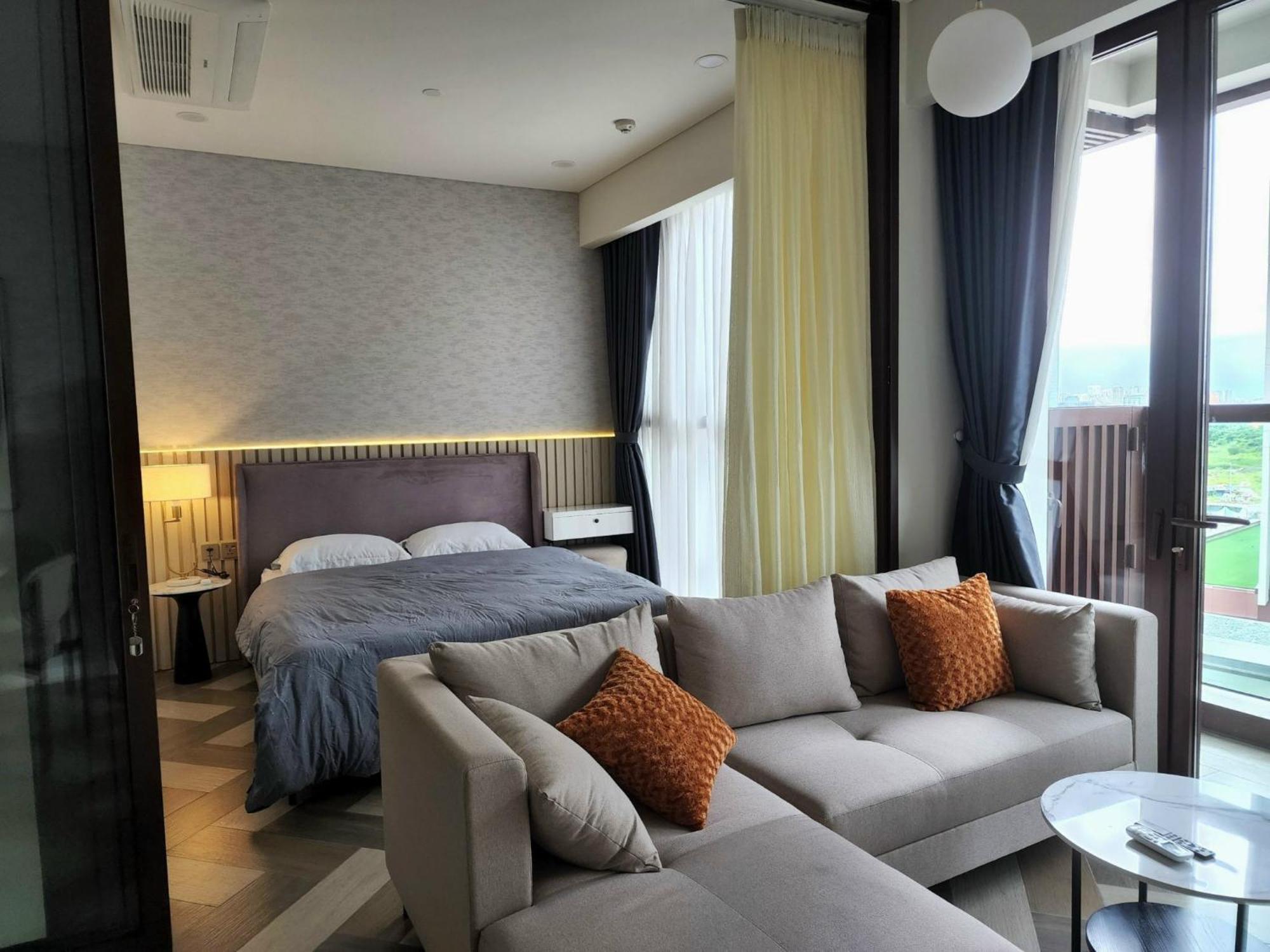The Crest-Central Saigon Riverside -Free Pool-Gym-Sauna Room-Yoga Room โฮจิมินห์ซิตี้ ภายนอก รูปภาพ