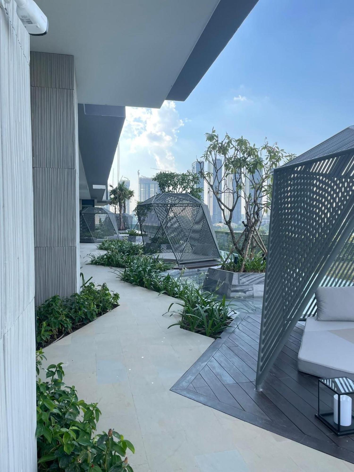 The Crest-Central Saigon Riverside -Free Pool-Gym-Sauna Room-Yoga Room โฮจิมินห์ซิตี้ ภายนอก รูปภาพ