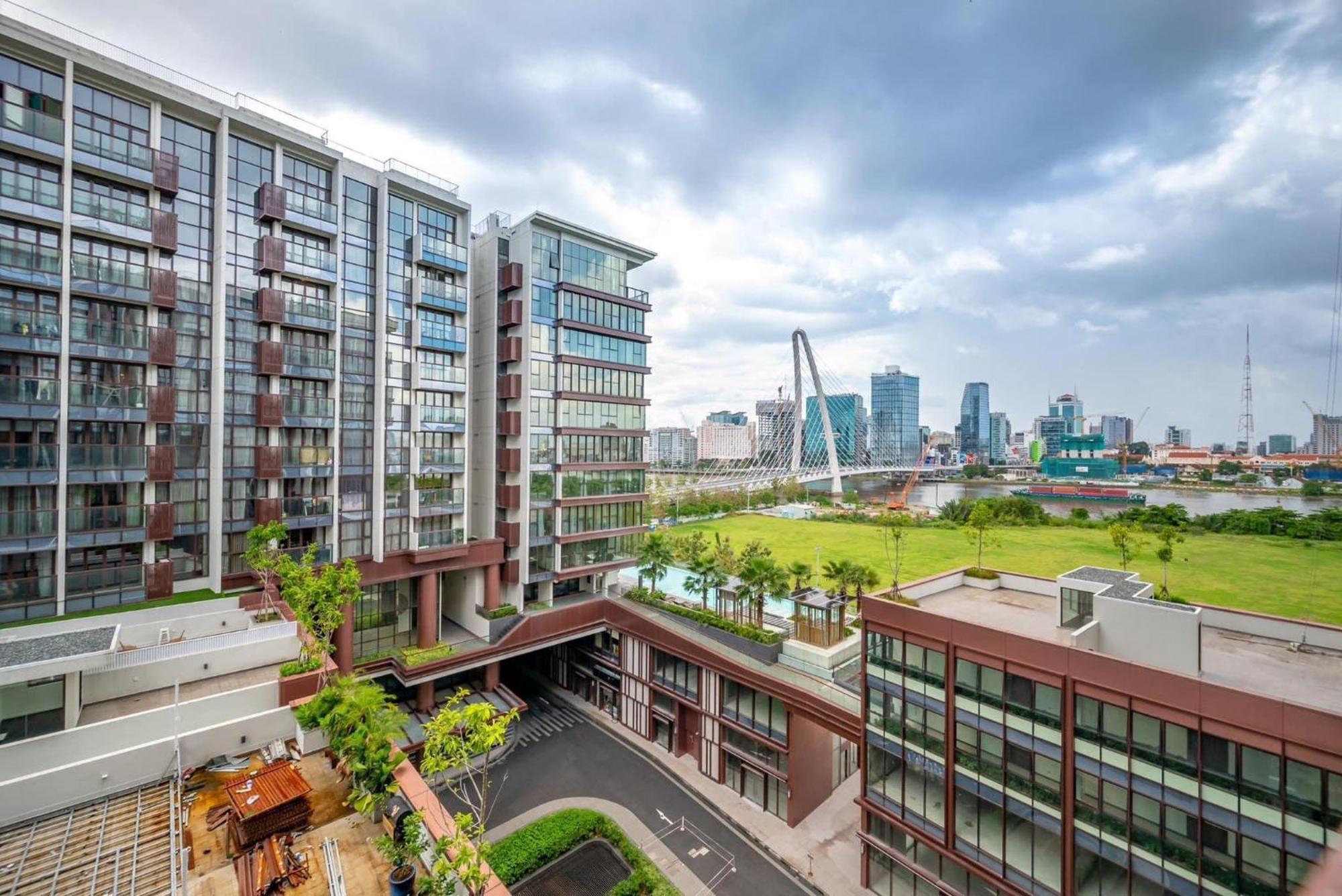 The Crest-Central Saigon Riverside -Free Pool-Gym-Sauna Room-Yoga Room โฮจิมินห์ซิตี้ ภายนอก รูปภาพ